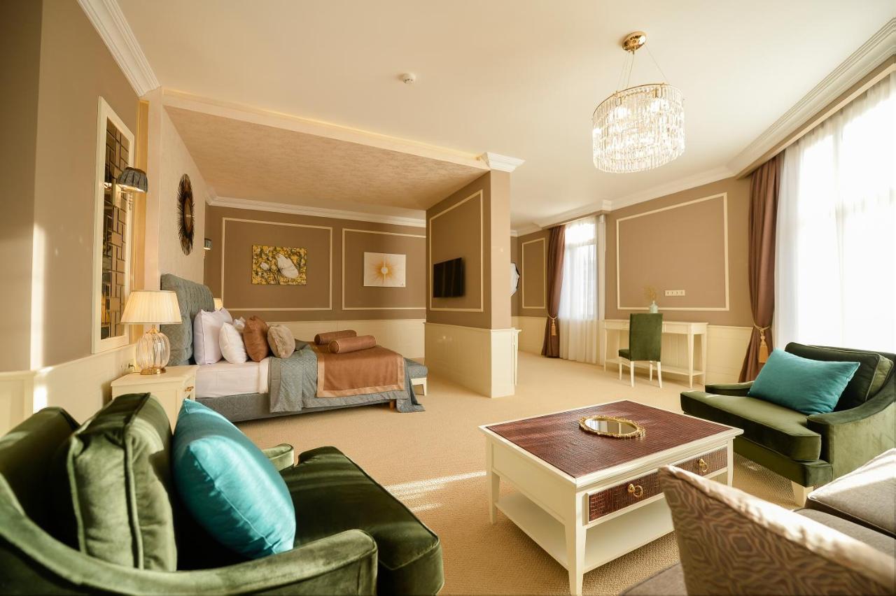 Royal Casino & Hotel Батуми Экстерьер фото