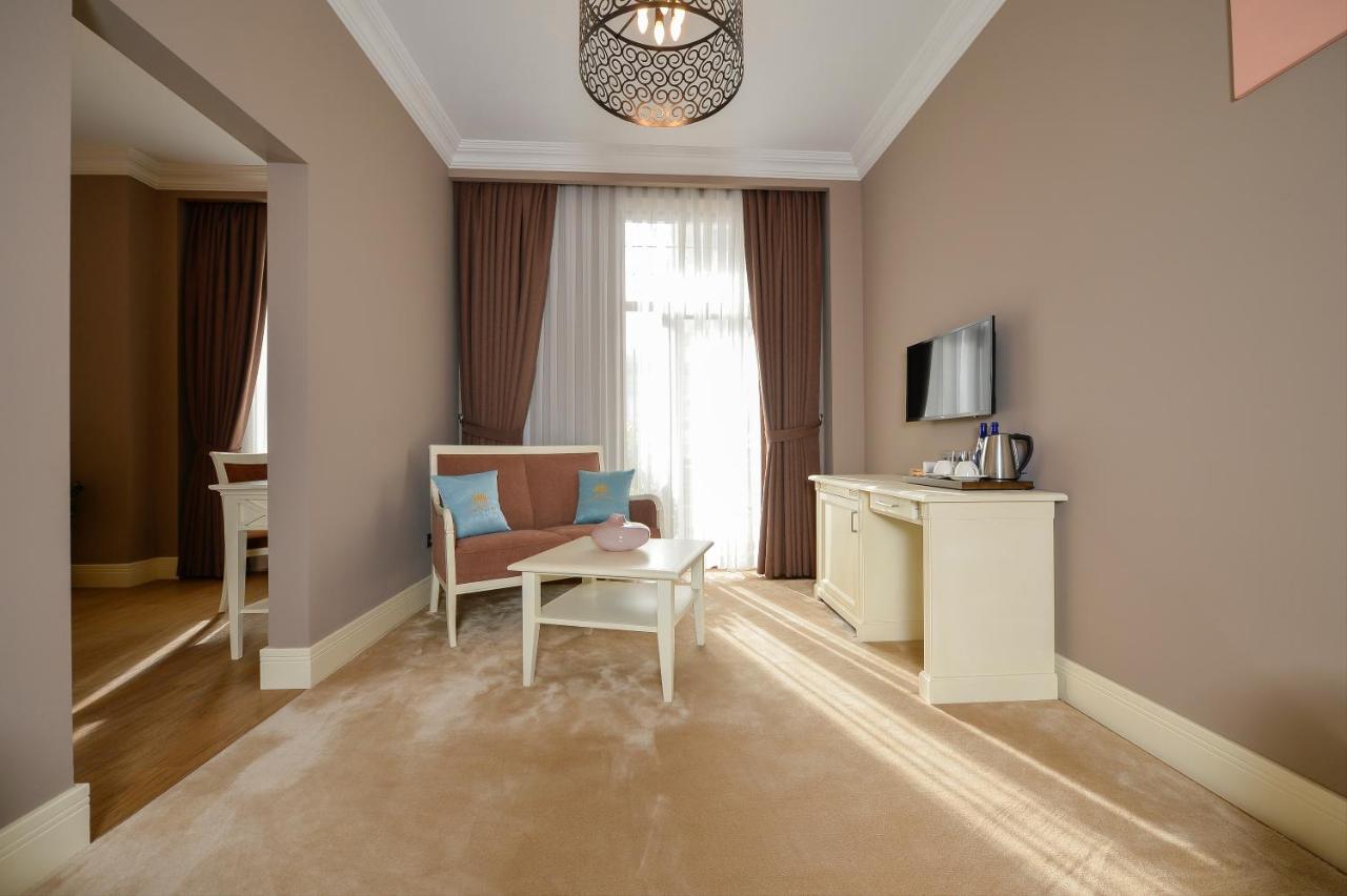 Royal Casino & Hotel Батуми Экстерьер фото