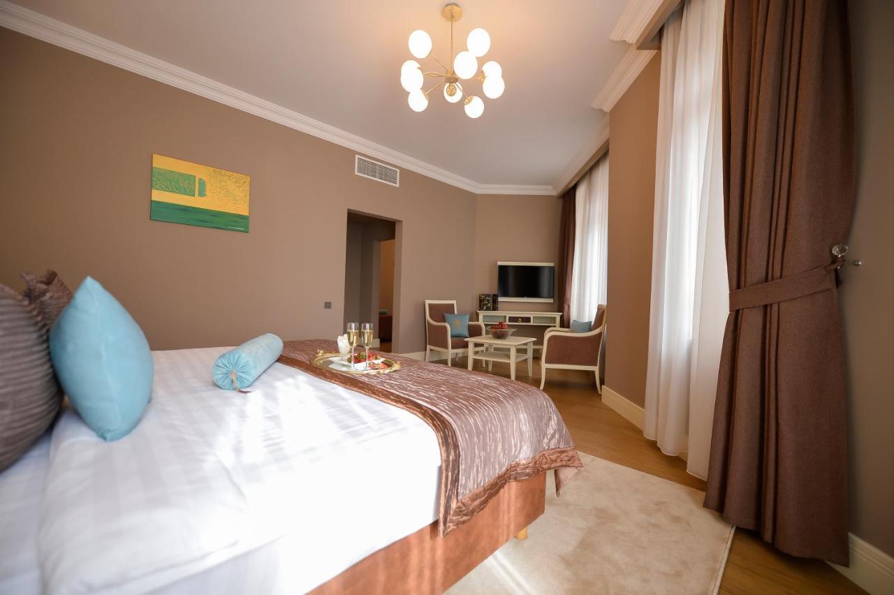 Royal Casino & Hotel Батуми Экстерьер фото